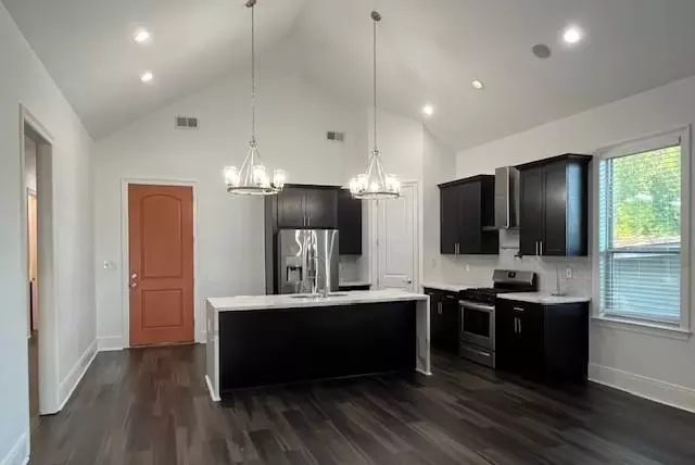 Entry Way - 1604 Schnell Dr, Arabi, LA 70032 photo 1 of 4