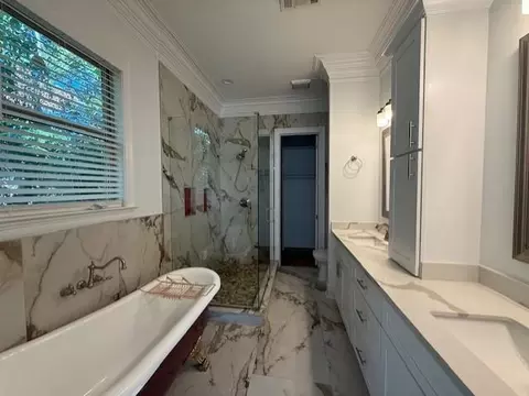 Bath - 1604 Schnell Dr, Arabi, LA 70032 photo 1 of 3