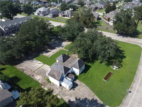 1956 Carrollwood Dr, Laplace, LA 70068