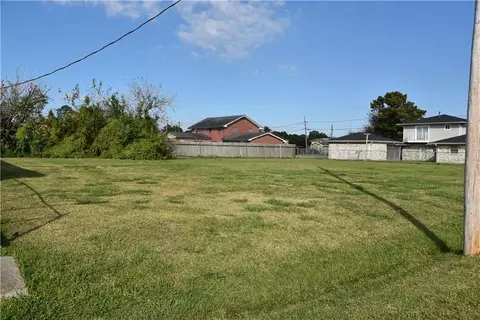 Lawrence Street, New Orleans, LA 70114