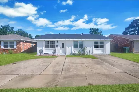 218 Holy Cross Pl, Kenner, LA 70065