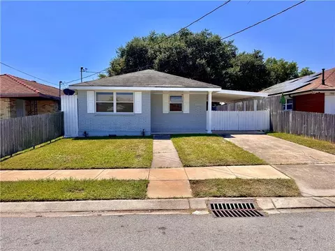 7916 Unity Dr, New Orleans, LA 70128