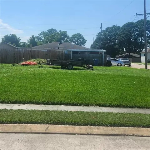 4766 Evangeline Dr, New Orleans, LA 70127