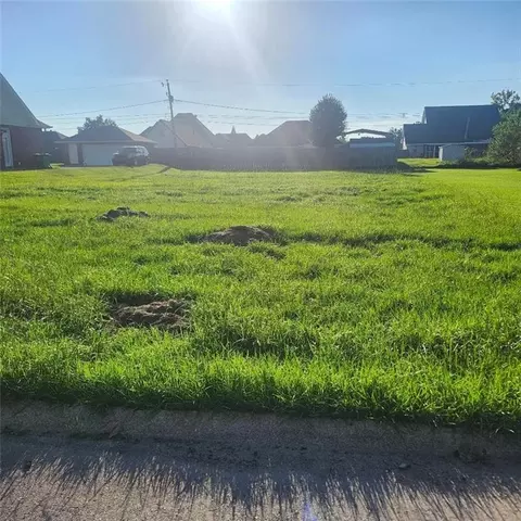 104 Buckingham Dr, Laplace, LA 70068