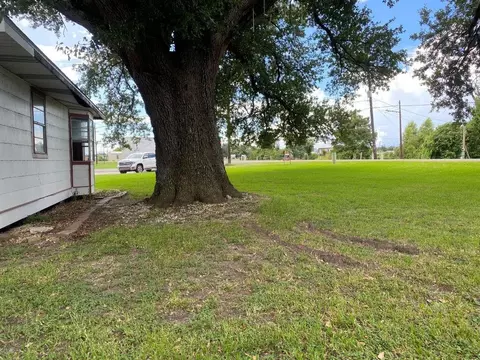 Exterior - 12969 E Main St, Larose, LA 70373 photo 2 of 14
