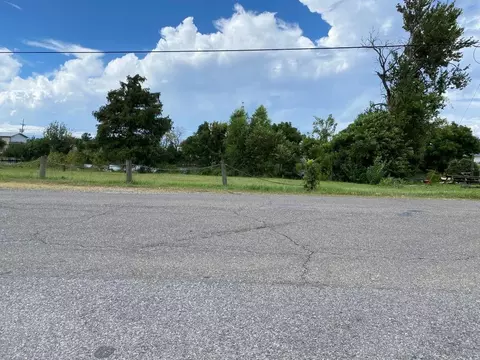 Exterior - 12969 E Main St, Larose, LA 70373 photo 12 of 14