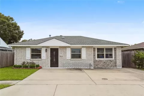 1105 Beechwood Dr, Harvey, LA 70058