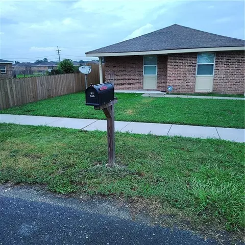 1631 Esther St, Harvey, LA 70058