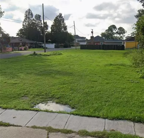 1026 Cook St, Gretna, LA 70053