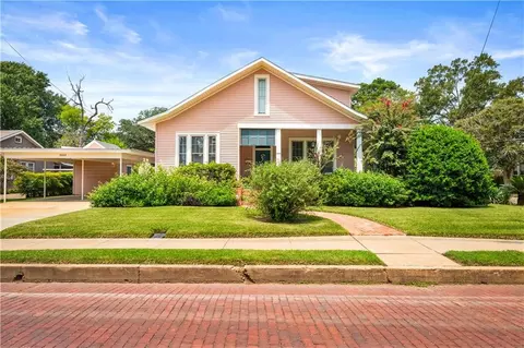 2004 Albert St, Alexandria, LA 71301