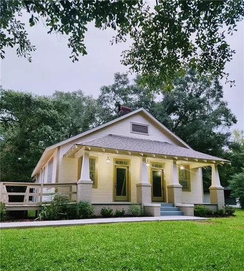 1618 N Columbia St, Covington, LA 70433