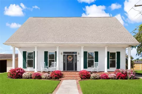 421 Bear Dr, Arabi, LA 70032
