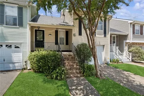 708 Old Metairie Dr, Metairie, LA 70001
