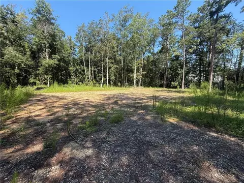 27257 Washington St, Lacombe, LA 70445