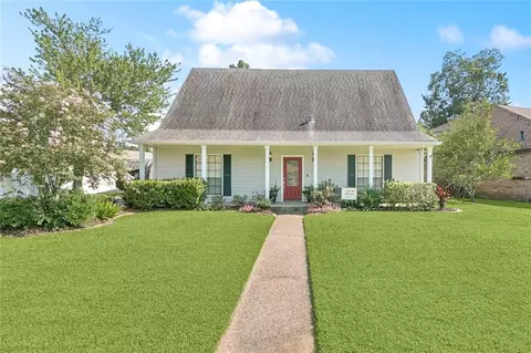 24 Myrtle Hill Dr, Destrehan, LA 70047