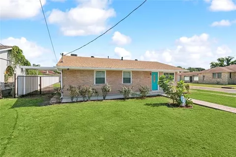 6100 Kuebel Dr, New Orleans, LA 70126
