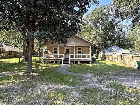 22033 Ninth St, Abita Springs, LA 70420