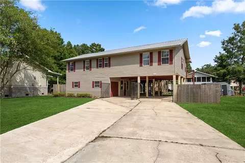 31427 Judith Dr, Springfield, LA 70462