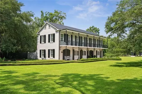 401 Country Club Dr, Covington, LA 70433