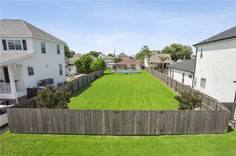 345 38th St, New Orleans, LA 70124