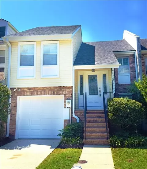 932 Old Metairie Pl, Metairie, LA 70001