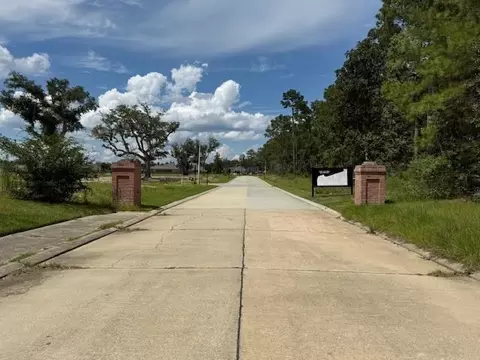 237 La Chenier Dr, Slidell, LA 70461 photo 2