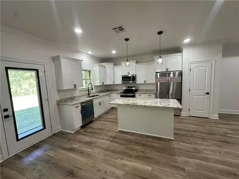 Kitchen - 383 E 24th St, Reserve, LA 70084 photo 3 of 8