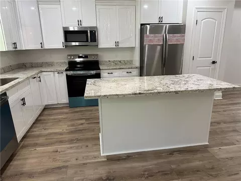 Kitchen - 383 E 24th St, Reserve, LA 70084 photo 4 of 8