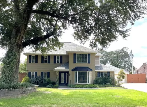 106 Brentwood Dr, Belle Chasse, LA 70037