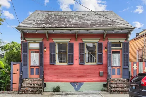 3143 Dauphine St, New Orleans, LA 70117