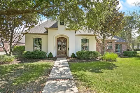 382 Red Maple Dr, Mandeville, LA 70448 photo 1
