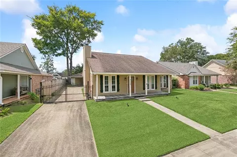 4130 Country Glen Dr, Baton Rouge, LA 70816