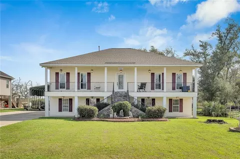 5563 Perrin St, Lafitte, LA 70067