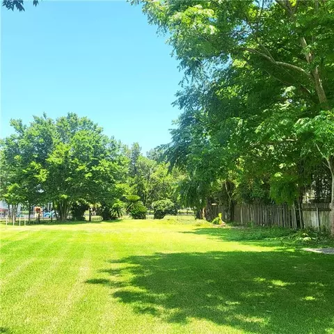 2112 Napoleon Ave, New Orleans, LA 70115