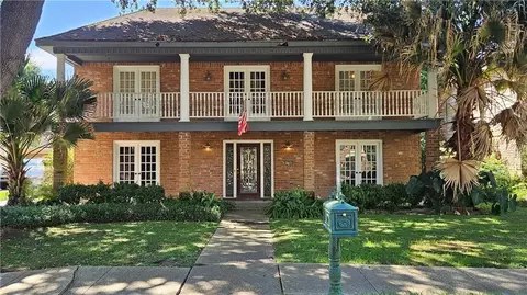 25 Grand Canyon Dr, New Orleans, LA 70131