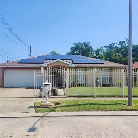 8041 Pebble Dr, New Orleans, LA 70128