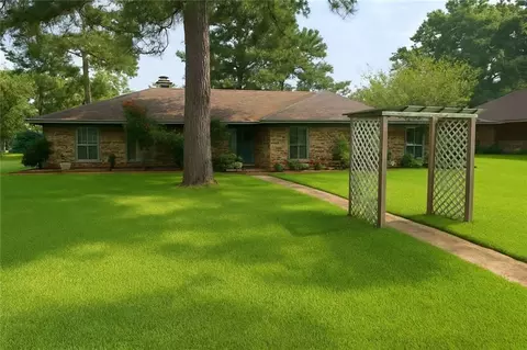 128 Spring Creek Dr, Pineville, LA 71360