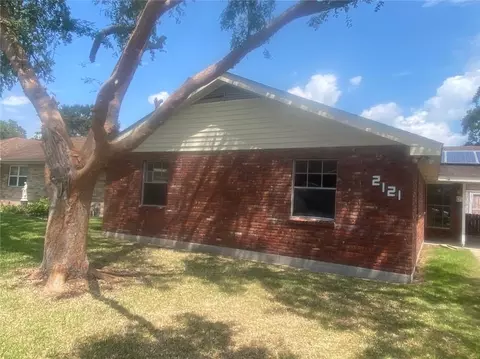 2121 James Dr, Marrero, LA 70072