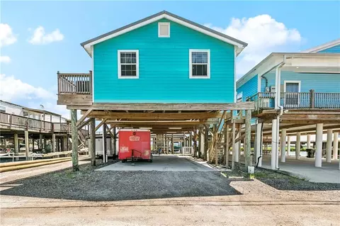 321 Martin Ln, Port Sulphur, LA 70083