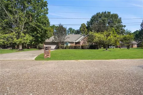 17379 Oak Hollow Dr, Ponchatoula, LA 70454
