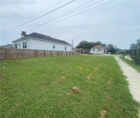 1478 Harrison Ave, New Orleans, LA 70122
