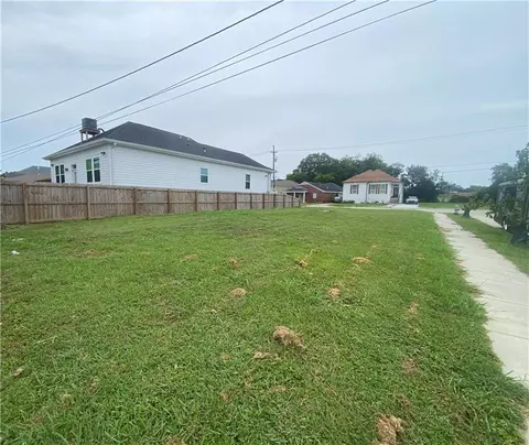 1478 Harrison Ave, New Orleans, LA 70122