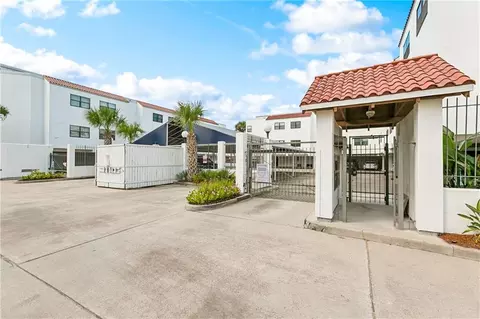 8654 Pontchartrain Blvd #18, New Orleans, LA 70124