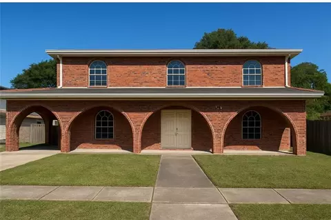 7717 Primrose Dr, New Orleans, LA 70126