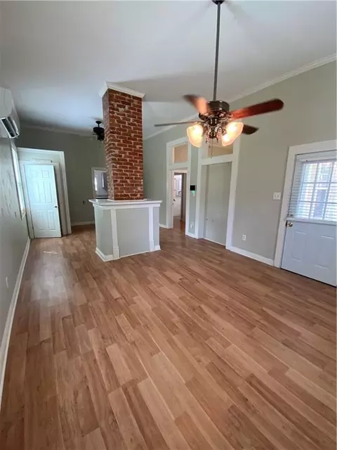 Living - 407 Main St, Baldwin, LA 70514 photo 4 of 4