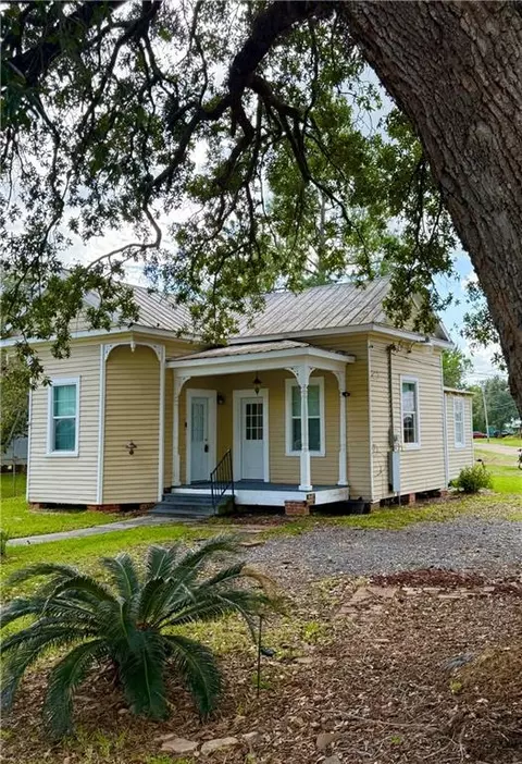 Exterior - 407 Main St, Baldwin, LA 70514 photo 2 of 3