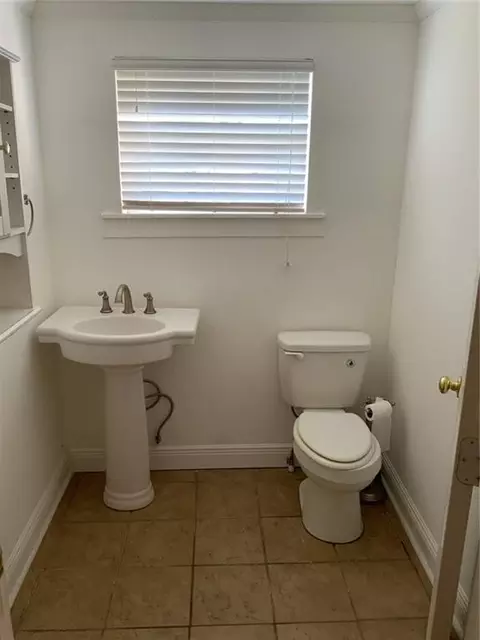 Bath - 407 Main St, Baldwin, LA 70514 photo 2 of 2