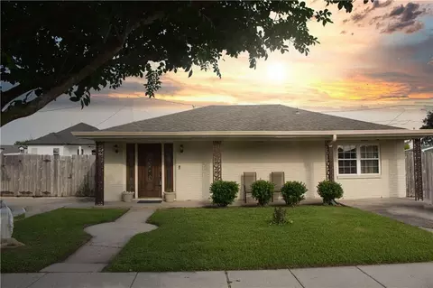 1433 Perrin Dr, Arabi, LA 70032
