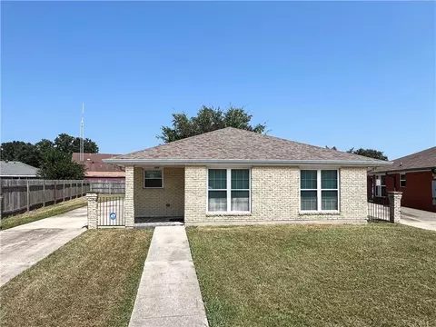 6911 Dorchester St, New Orleans, LA 70126