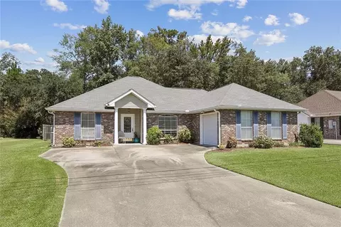 20369 Rue Jondolyn Dr, Ponchatoula, LA 70454